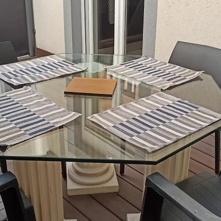 L'amiral Apartment *