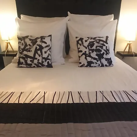 L'amiral Apartment *